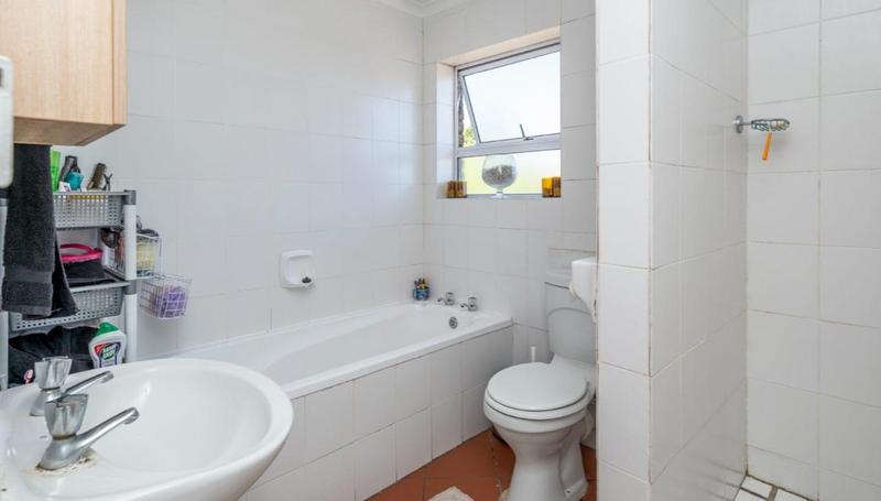 2 Bedroom Property for Sale in Durmonte Western Cape